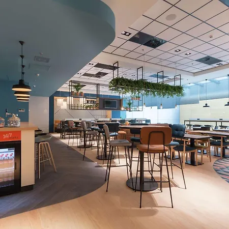 Hampton By Hilton Utrecht Centraal Station-3